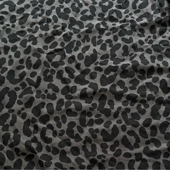 Torrid Leopard Print Ruched Sleeve Crepe Keyhole Back Blouse Size 5X - Picture 5 of 11